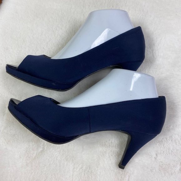 Bandolino Navy Mylah Peep Toe Satin Feel Heels, size‎ 8.5 M - Picture 8 of 12